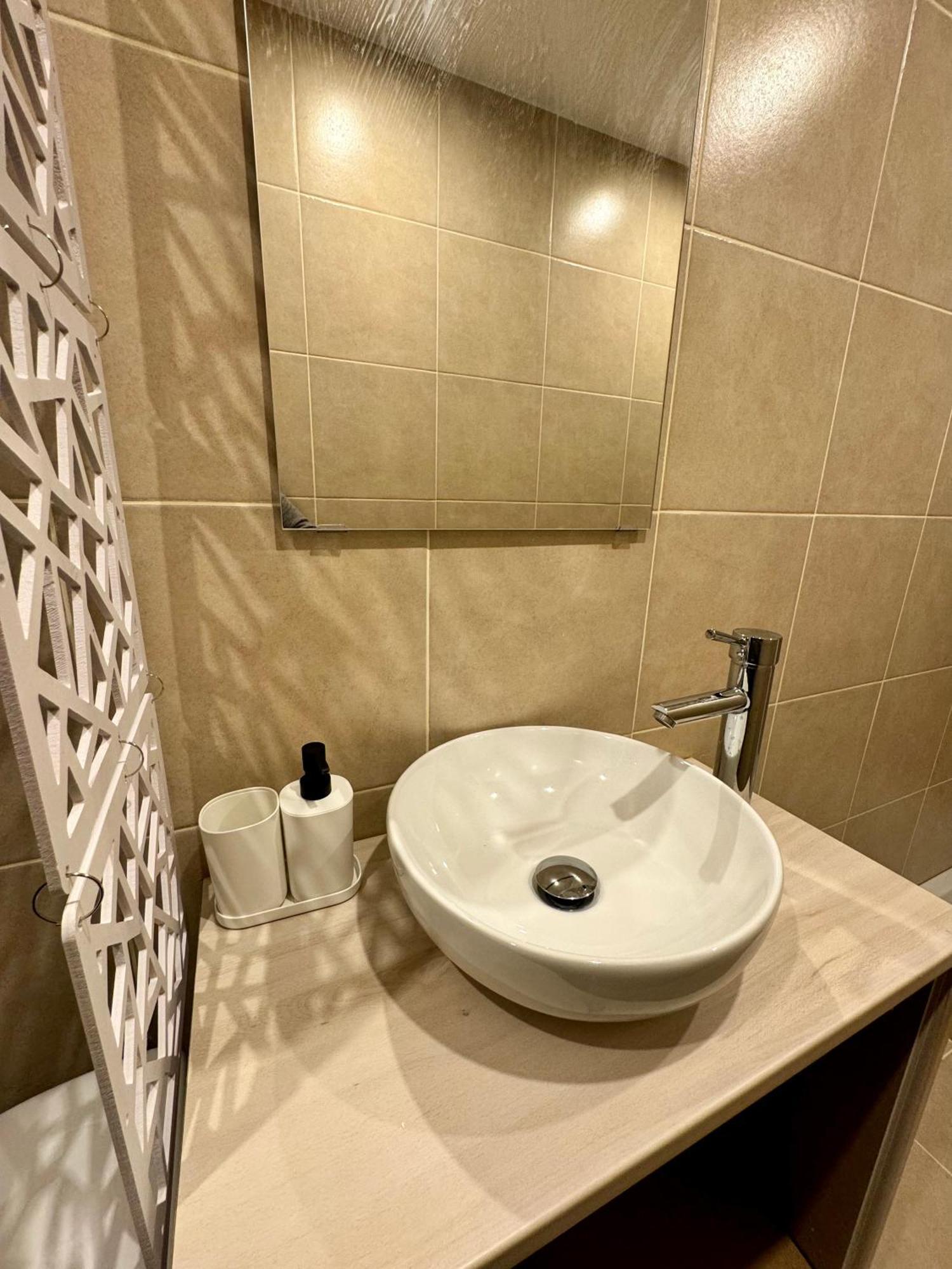 Appartement Lumineux Et Renove Pres De Montmartre "Amelie" Párizs Kültér fotó