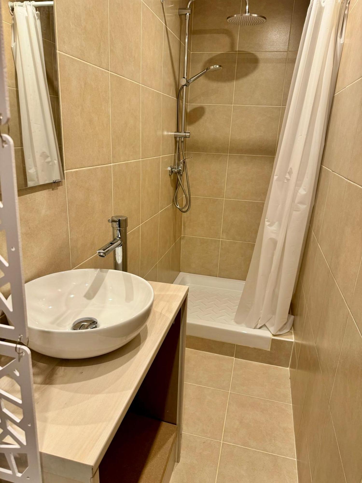 Appartement Lumineux Et Renove Pres De Montmartre "Amelie" Párizs Kültér fotó